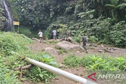 Spektrum - Petani di Cianjur berburu air hingga ke curug
