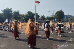 Ratusan penari caping Kalo khas Kudus pecahkan rekor dunia MURI