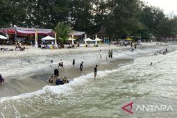 Bukan Bali, Pantai Cemara Kembar di Sergai kini bikin wisatawan betah berlama-lama