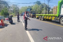 Polisi urai antrean kendaraan di Pelabuhan Gilimanuk