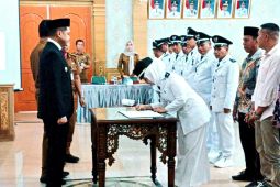 Sebanyak 35 Penjabat Kades dilantik, Wabup Sarolangun minta jaga kondusivitas Pilkades