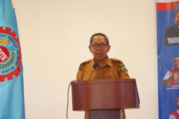 Wabup Paluta tekankan perlindungan hak pekerja di tengah serapan 2.731 buruh
