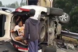 Pajero terguling di Tol Purbaleunyi, picu tabrakan beruntun 3 mobil