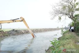 Pemkab Bekasi kebut pekerjaan normalisasi saluran sekunder BKG di Pebayuran