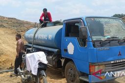 Pemkab Batang Hari salurkan 1,3 juta liter air bersih gratis untuk warga terdampak kekeringan