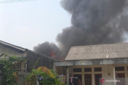 75 personel Gulkarmat berupaya padamkan kebakaran rumah di Cakung Jaktim