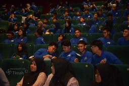 PT Timah ajak siswa kelas beasiswa Pemali Boarding School refreshing lewat nobar