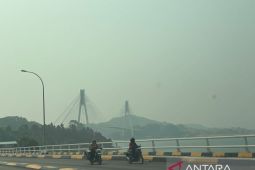 Kepri hari ini hujan, tapi kabut asap masih menyelimuti