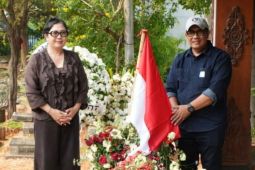 Bupati Sanjaya dan istri ziarah makam Guruh Soekarnoputra sampaikan duka mendalam