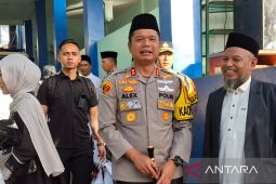 Polres Cianjur tempatkan personel imbau pengendara waspada bencana