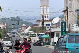Kabut Asap menyelimuti Kota Padangsidimpuan, masyarakat alami sesak nafas