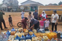 Pemkab Bangka Selatan salurkan 13 ribu liter air ke masyarakat terdampak kemarau