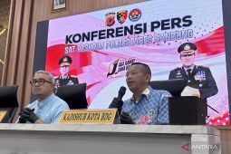 Dishub Bandung mengganti lima perangkat lampu lalu lintas yang dicuri