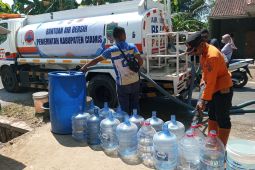 BPBD Ciamis melanjutkan pendistribusian air meski status siaga berakhir