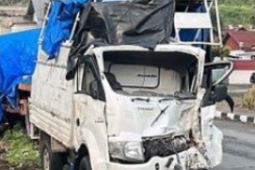 Diduga Rem Blong, Isuzu Traga Tabrak Beruntun di Jalur Padang Panjang--Bukittinggi