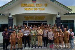 Camat dan Kapolsek Tembung bersama para Kades sambangi Koramil 0201-13/PST di HUT TNI
