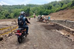 Pemkab Sumedang menargetkan bangun Jalan Haurpapak pada 2027