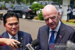 Presiden Prabowo terima Presiden FIFA dan Menpora di Istana