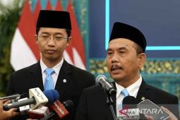 Kabakom: Presiden Prabowo serahkan gugatan ijazah Gibran kepada MK