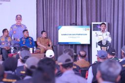 Bupati Banjar tekankan soliditas dan kompetensi kepada 100 anggota Satlinmas