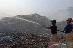 Kebakaran di TPAS Gunung Santri Cirebon: Api Merembet dari Lahan Gunung Leneng