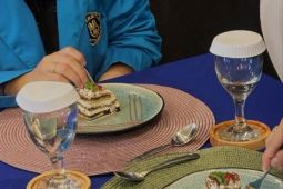 Univsm bekali mahasiswa dengan pelatihan etika profesional dan table manner