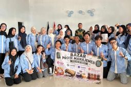 Mahasiswa Univsm praktik kewirausahaan melalui bazar