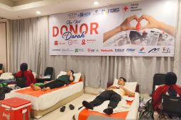 Aston Pontianak dan Transera Hotel kumpulkan 100 kantong darah