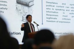 Menko Yusril tekankan pemanfaatan AI harus tetap dalam koridor hukum