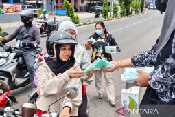 Dinkes bagikan 4.000 masker di Manokwari tekan risiko ISPA