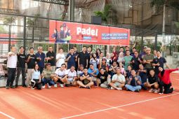Telkomsel prestige dekatkan pelanggan Lombok lewat olahraga padel