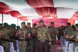 Menhan tekankan kesiapan tempur prajurit di Perbatasan Kalbar