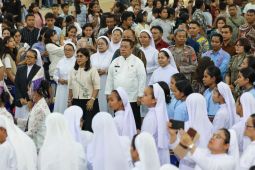 Wali Kota Pematangsiantar tandatangani prasasti peresmian aula SMP Bintang Timur
