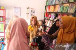 Dekranasda Kota Solok kurasi produk kerajinan untuk perluas pasar