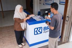 BRILink Agen Erni permudah akses keuangan warga hingga layani 6.000 transaksi per bulan