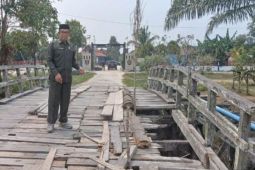 Legislator Kotim prihatin jembatan rusak ancam keselamatan pelajar