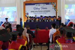 Kotabaru Polytechnic produces 491 graduates