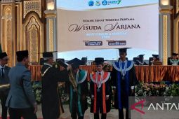 Wawali Kediri minta Lulusan ITAMA Kediri berinovasi tanpa kehilangan adab