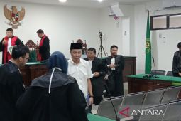 JPU KPK tuntut Bupati Rejang Lebong nonaktif Fikri Thobari lima tahun penjara