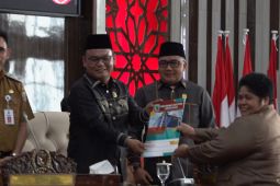 DPRD Kotabaru Terima RAPBD 2027 Rp4,87 Triliun