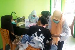 Dinkes Ternate buka posko kesehatan di lokasi karhutla layani warga terpapar kabut asap