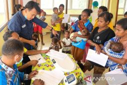 TEP UI padukan layanan posyandu dengan kesehatan gigi di Distrik Nikiwar