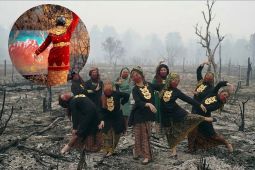 Tari di atas lahan gosong, seniman Jambi dan Palembang tunjukkan karhutla lewat seni