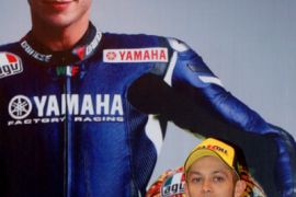 Rossi "tak senang" tertinggal jauh dari Marquez dan Lorenzo
