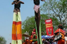 Festival egrang di Jember