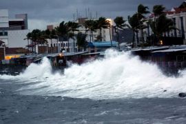 Bad weather hinders tourists to leave Karimunjawa