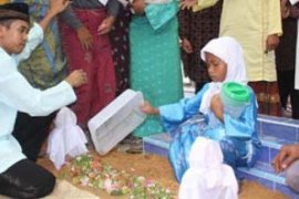 Jenazah Nadia Korban Ledakan Tabung Balon Gas Dimakamkan Di Karimun