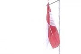 Kodim Karimun Kibarkan Bendera di Pulau Terluar