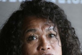 Daniel Sahuleka Hipnotis Penggemar di Makassar