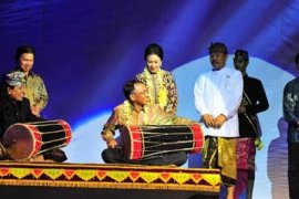 PEMBUKAAN "BALI THEATRE"